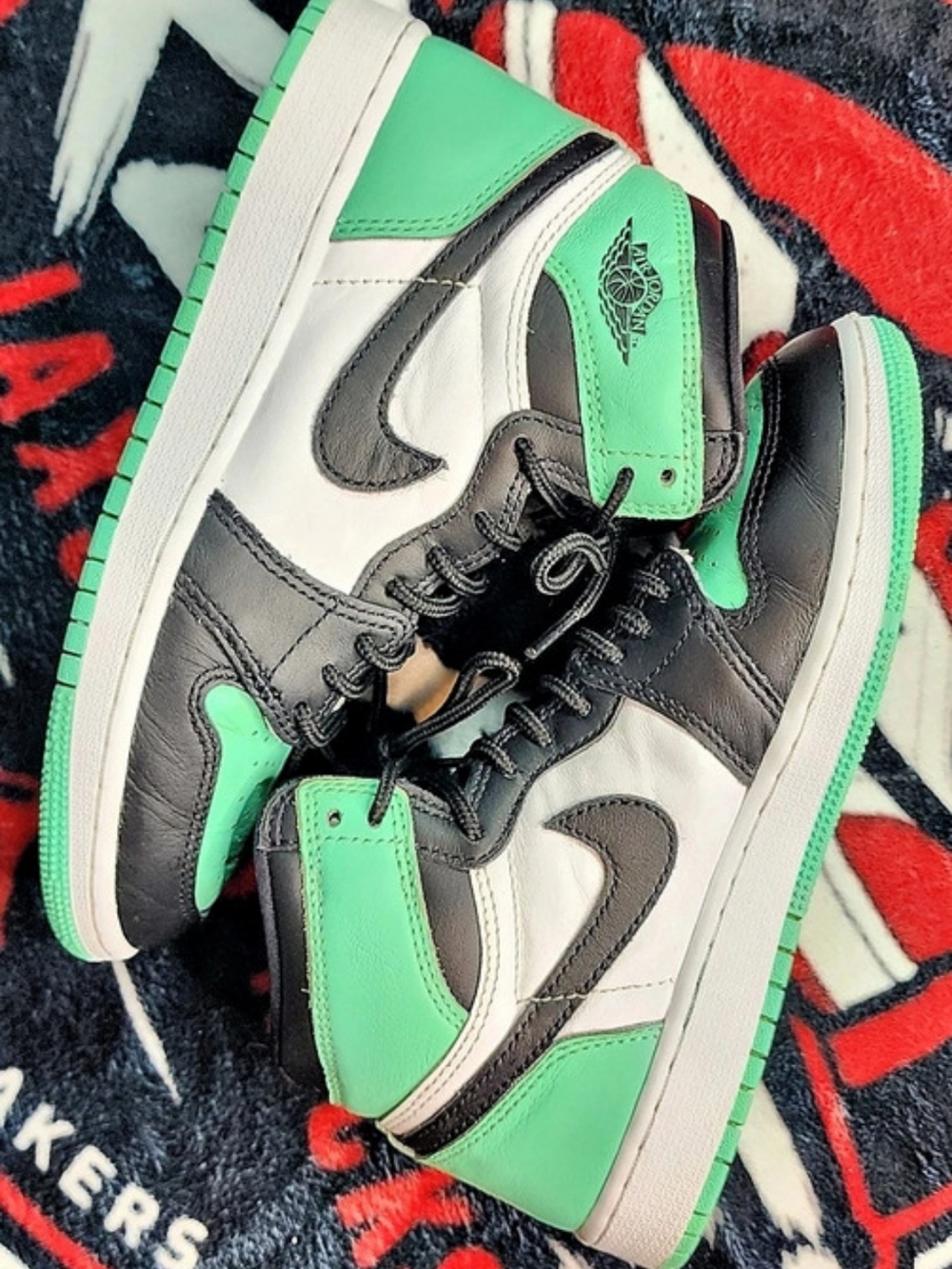 Nike Air Jordan 1 Mid Green & Black Sneakers Kids US 4Y